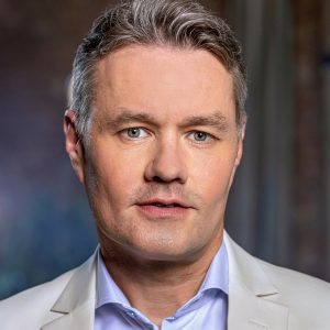 Foto Tom Schulze

tel.    0049-172-7997706
mail  post@tom-schulze.com
web  www.tom-schulze.com