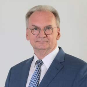 haseloff_ministerpraesident_sachsen-anhalt-300x300